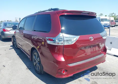 2017 Toyota Sienna Se Premium 8 Passenger z USA, uszkodzony, nr VIN 5TDXZ3DCXHS895547